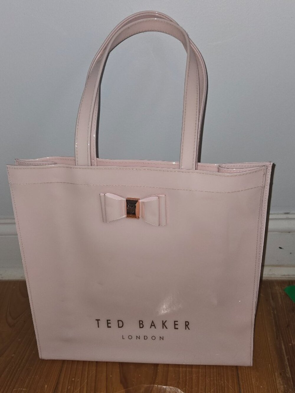 ​Ted Baker London Pale Pink Patent Bow Icon Tote Bag